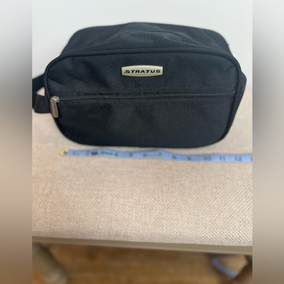 Stratus Toiletry Bag, Black - Picture 12 of 14